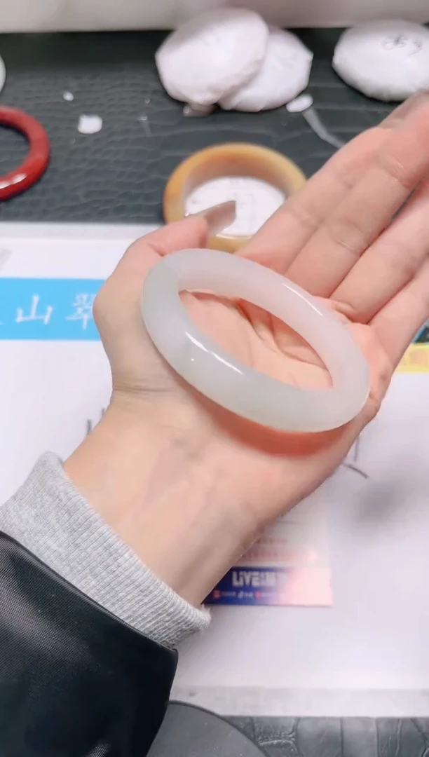 【闪购商品】石英质玉手镯未镶嵌363