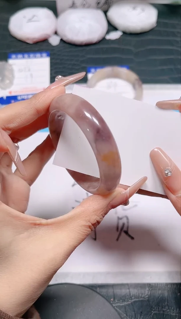 【闪购商品】石英质玉手镯未镶嵌192