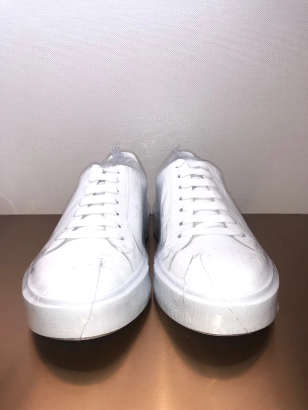 真皮卡其配白色板鞋休闲风金标板鞋