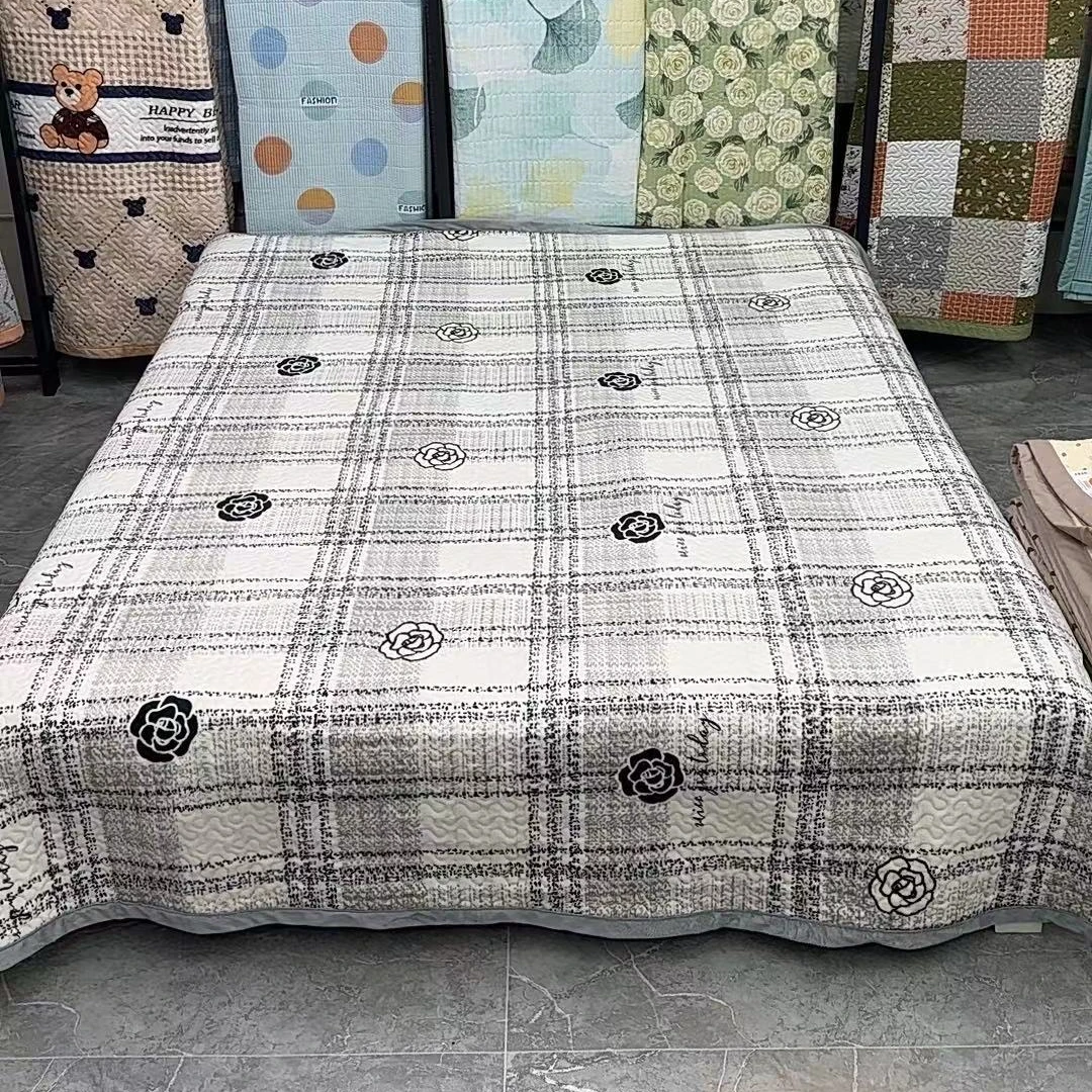 2.3*2.5 牛奶绒加厚机洗床盖《艳娇》