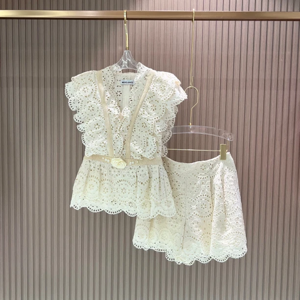 水溶蕾丝飞飞袖修身衬衫短裤套装1