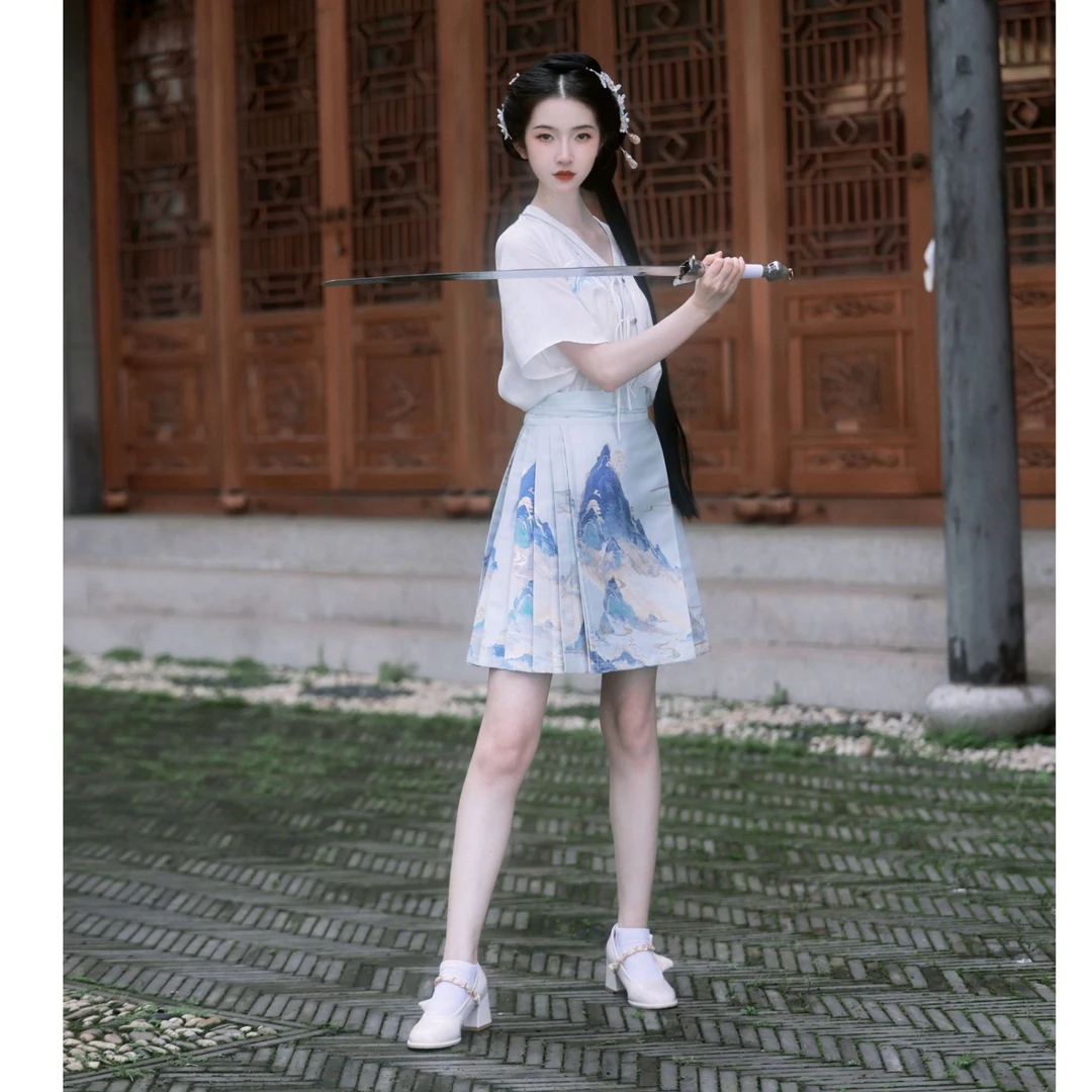 钟灵记【逢山水】夏季少女复古中国风小个子短马面/向宁