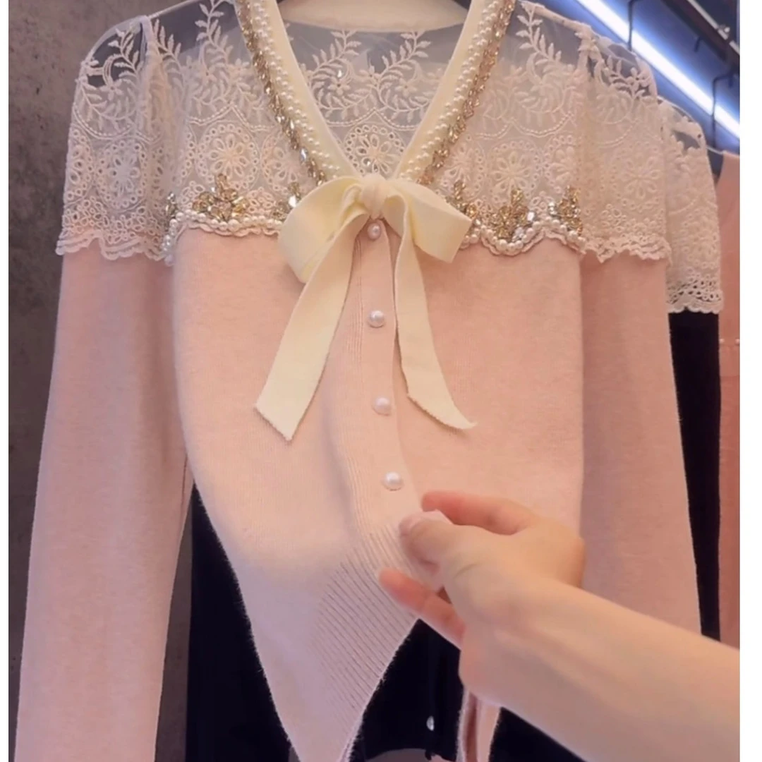 2025显瘦蕾丝拼接上衣春秋新款设计感蝴蝶结温柔气质减龄毛衣8064