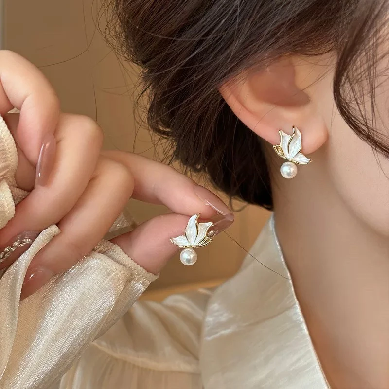天然淡水珍珠蝴蝶耳钉简约仙气精致优雅少女时尚气质甜美设计感