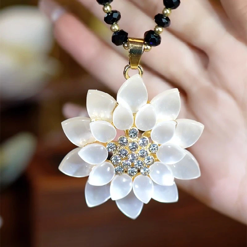 铜合金亚克力项链 莲花毛衣链配饰网红饰品长款百搭秋冬手工时尚
