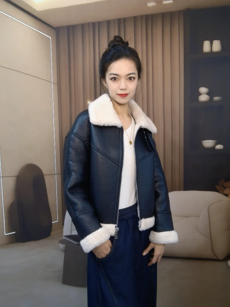 微微呀机车拉链款时尚网红气质短款秋冬轻奢羊羔毛百分百羊毛外套