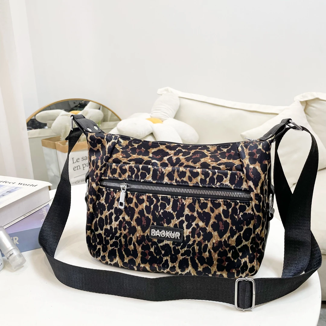 时尚单肩斜挎包新款大容量休闲斜跨包格纹女士印花百搭妈妈包