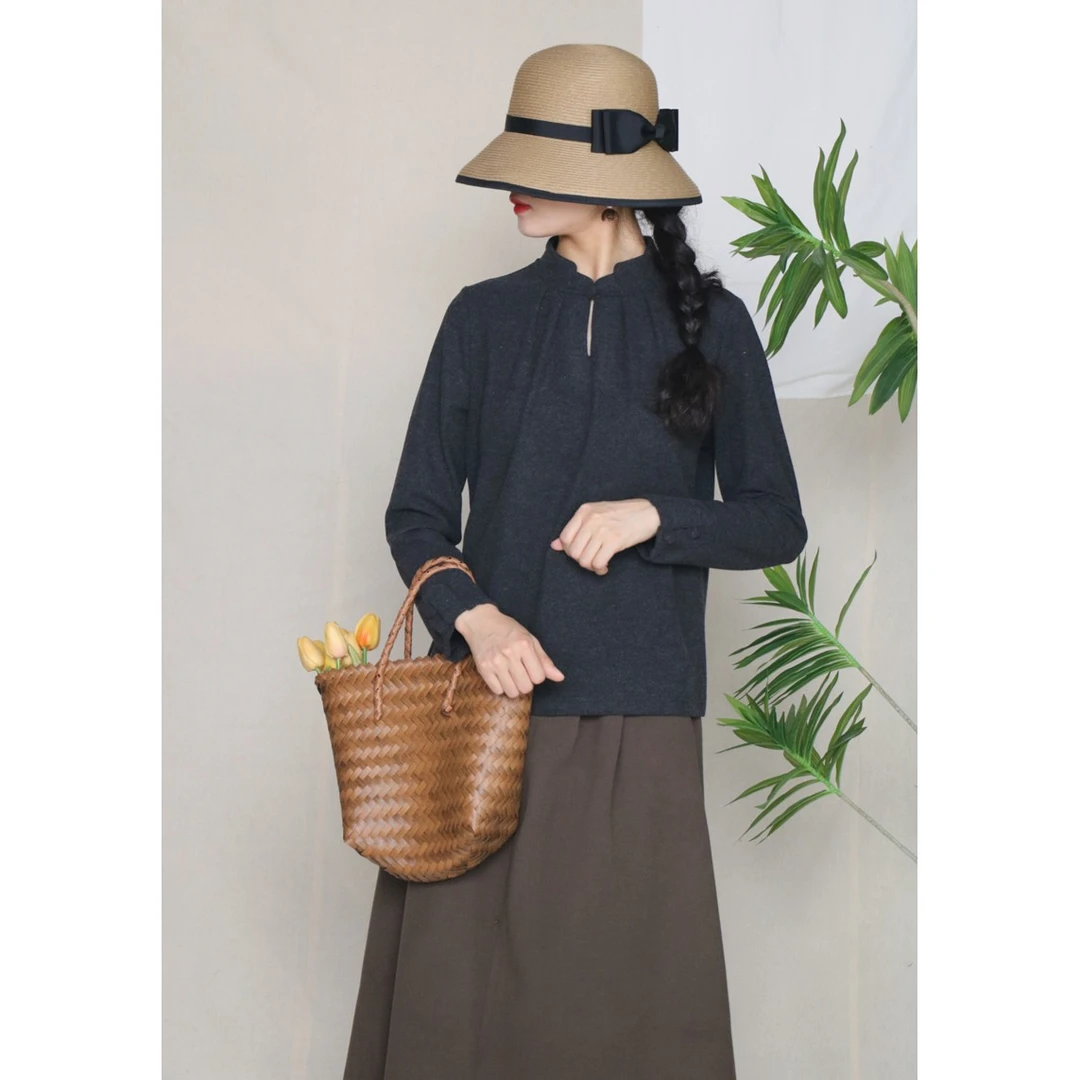 熹泮原创2025春季新款设计感立领盘扣国风女文艺复古纯色气质上衣