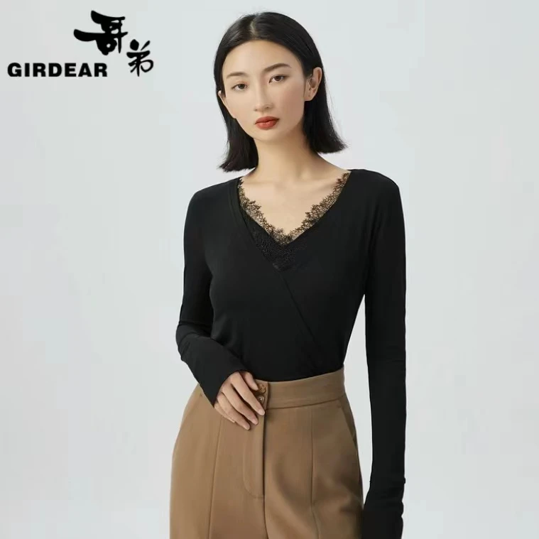 GIRDEAR/哥弟时尚女士黑色修身百搭V领蕾丝长袖t恤女1300933