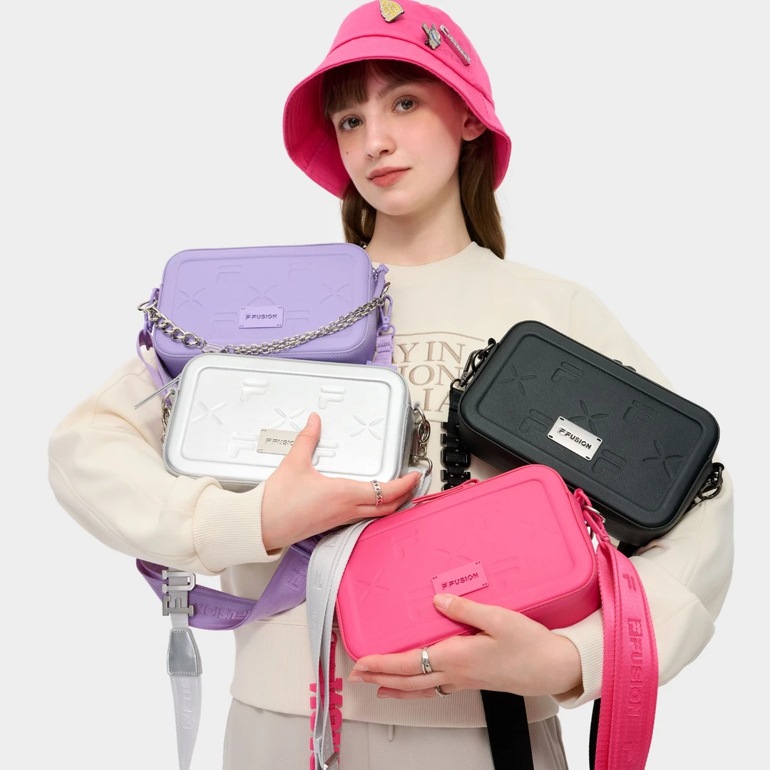 FUSION斐乐潮牌情侣款挎包2024休闲百搭单肩包斜挎包T13U433122
