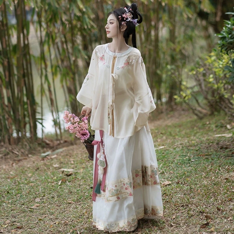 钟灵记【暮景烟】兔子草莓刺绣缠枝夏款马面古风春夏日常仙气汉服