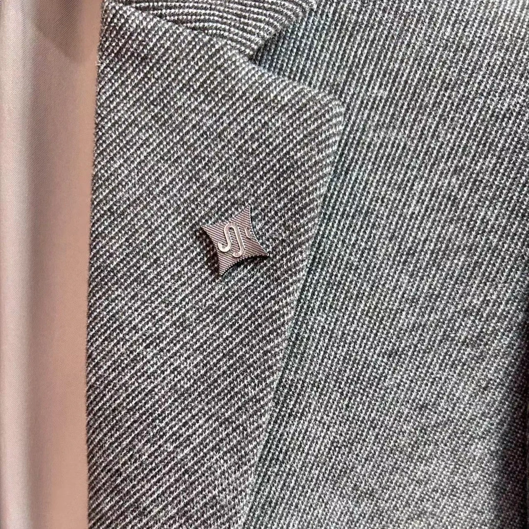 新款胸针