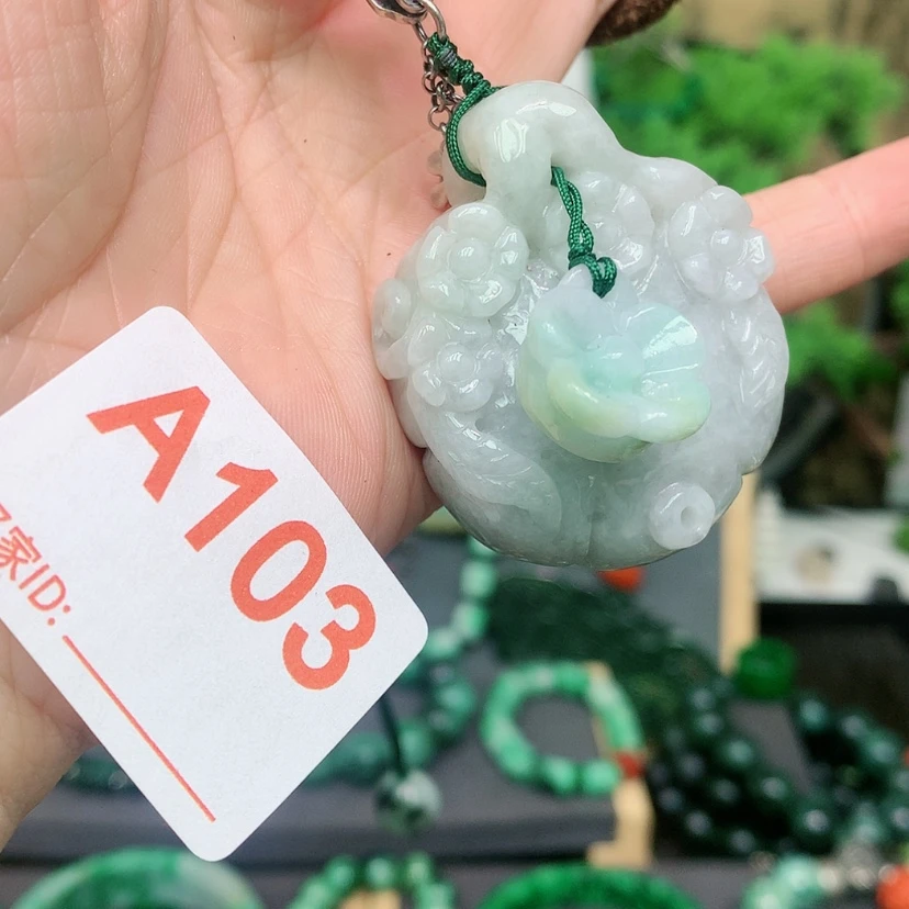 【闪购商品】翡翠颈饰未镶嵌漂亮美眉