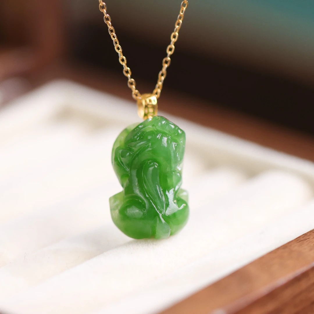 18K金镶嵌和田玉碧玉招财貔貅气质轻奢女款吊坠赠银链