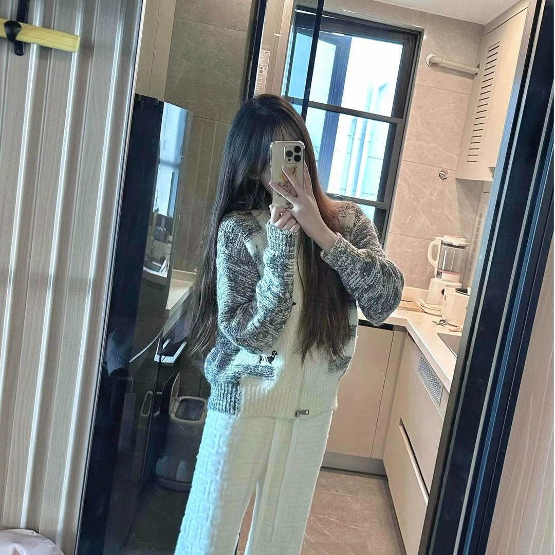【减龄少女】2024冬季刺绣狗撞色针织拉链圆领开衫软糯毛衣配休闲裤