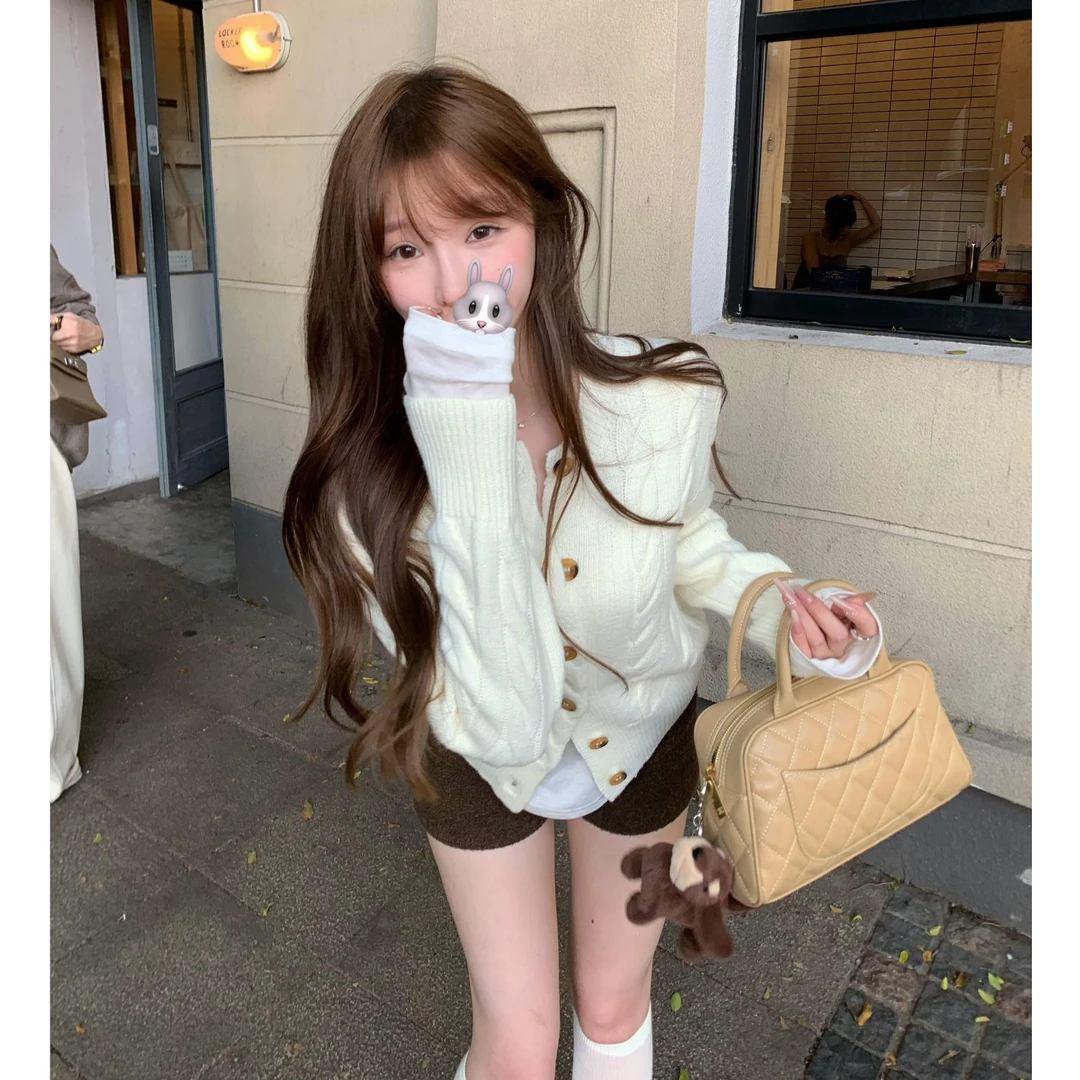 法式甜美少女2024秋季新款时尚百搭针织开衫上衣搭配高腰显瘦短裤