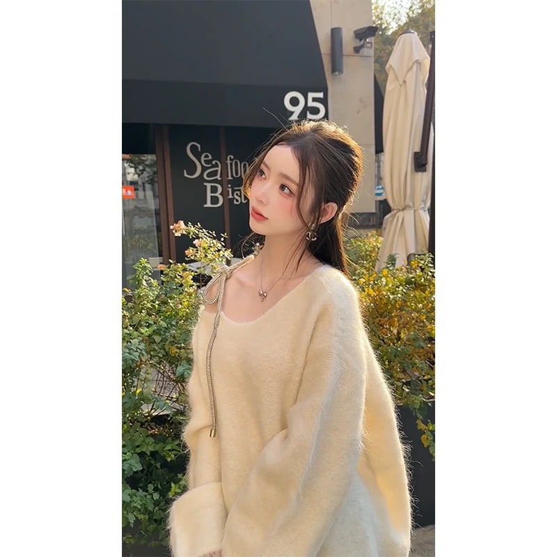 2024秋冬新款减龄温柔甜美风软糯毛毛中长款大领口宽松针织衫女
