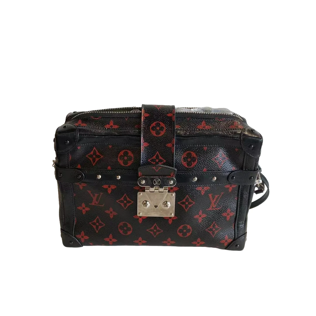 95新 LV LV 黑红色斜挎包