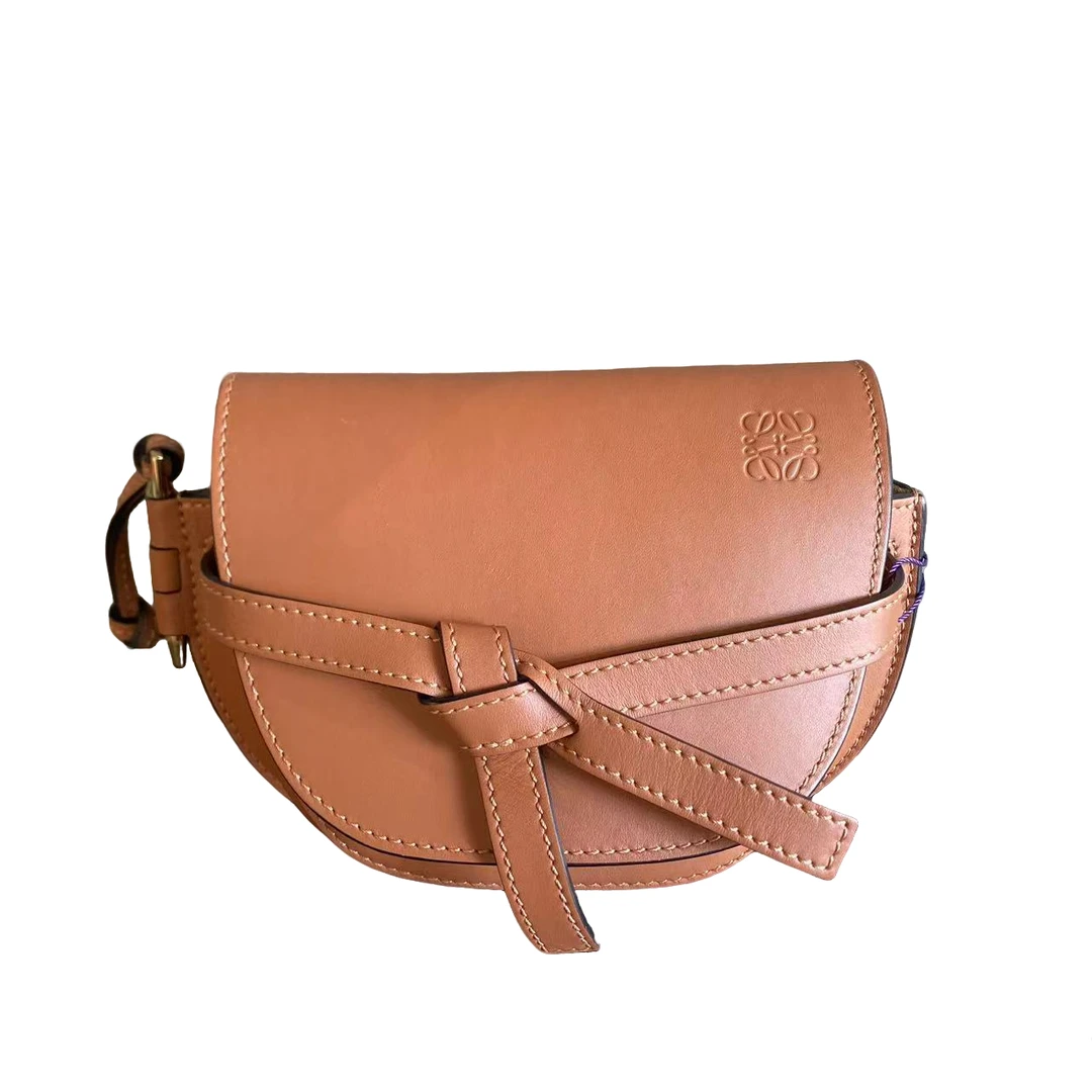 95新 LOEWE/罗意威 LOEWE/罗意威 焦糖色gate宽肩带斜挎包bwz8883