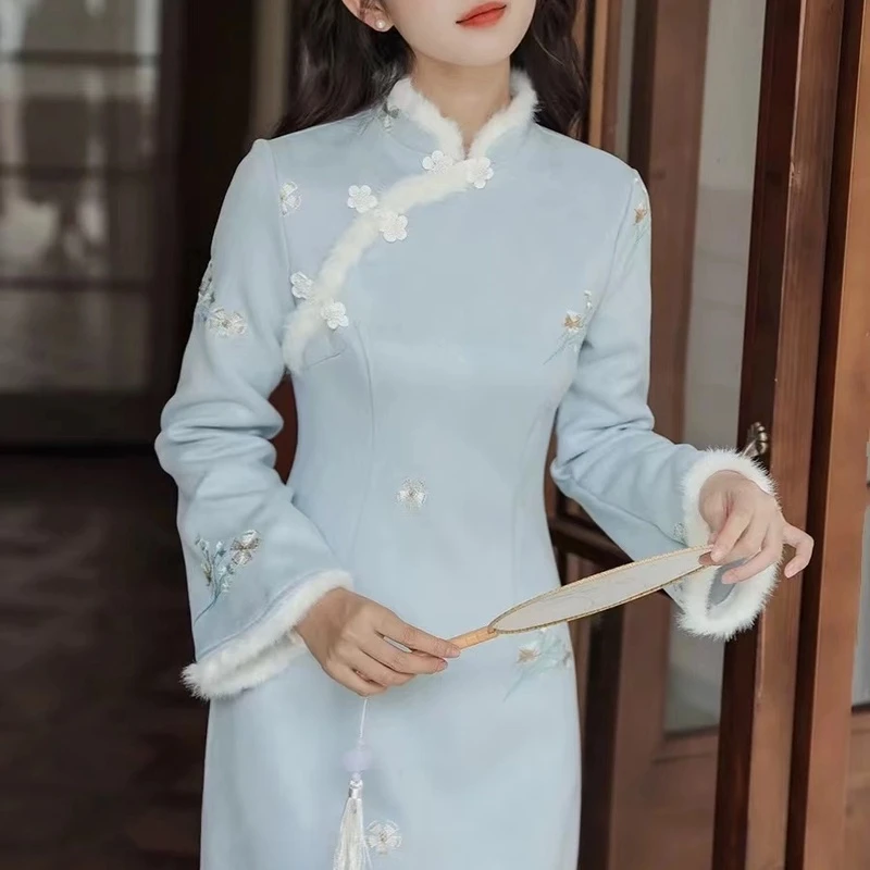 梦路 D222 秋季新款 蓝刺绣 裙长110 长袖旗袍