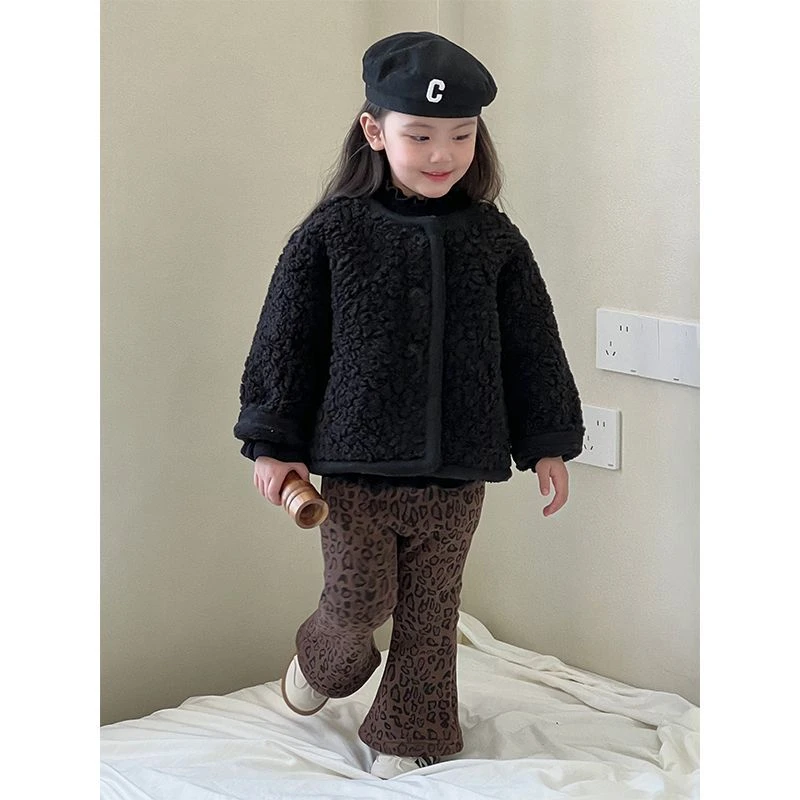 女童一体外套2024秋冬装新款韩版时髦儿童加厚羔羔毛毛衣开衫