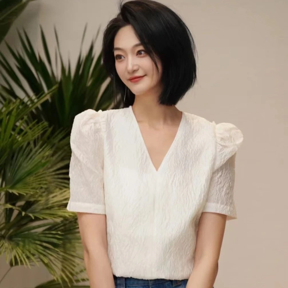 GIRDEAR/哥弟2023新款显瘦气质泡泡袖V领上衣1300878-2A19183-001