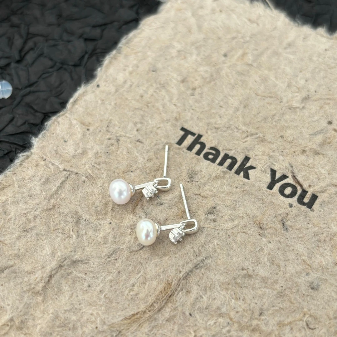 925银合成锆石耳饰 韩ins风时尚百搭气质简约 锆石小灯泡耳钉