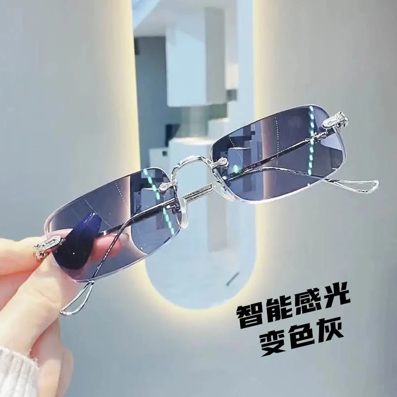 智能变色近视眼镜男防蓝光辐射无边框商务眼镜网红明星同款平光镜