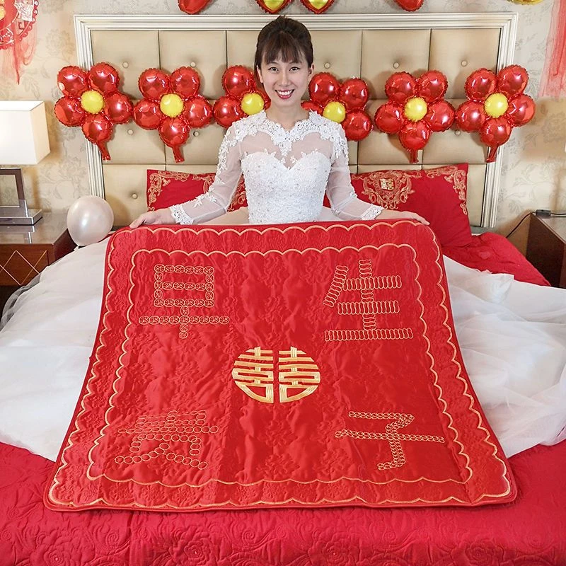女方结婚用品坐福垫新娘出嫁福被娘家婚房布置刺绣龙凤喜垫福垫子