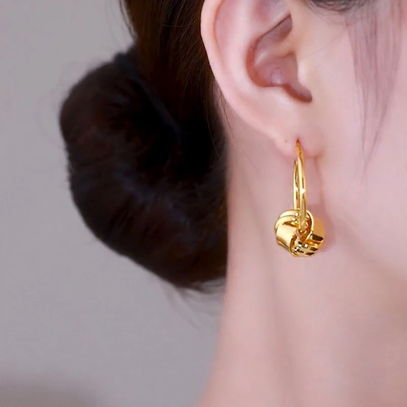 铜合金耳饰 女士漂亮耳环团团耳扣小众设计感轻奢气质时尚首饰品