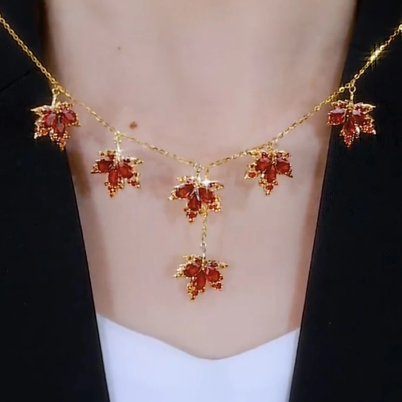 铜合金合成锆石吊坠 枫叶翩翩流苏项链2025新款爆款大气上档次