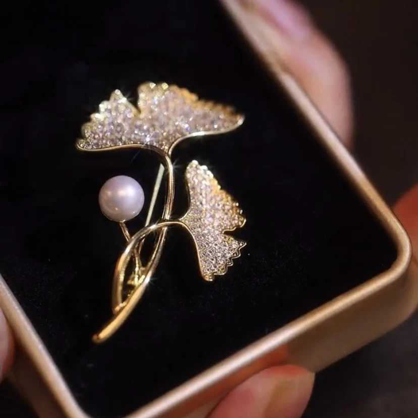 铜合金胸针 女士高级胸花大气银杏叶胸针西装服饰大衣专用配饰品