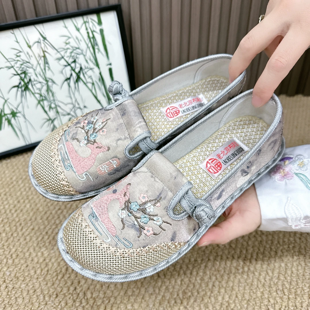 民族风老北京布鞋女透气汉服绣花鞋平底单鞋新中式国风舒适妈妈鞋