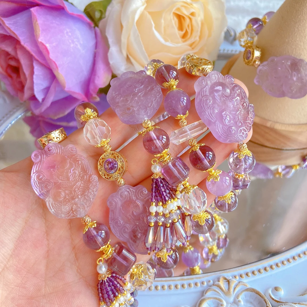 紫水晶五帝钱狐狐、白水晶双尖和紫水晶方糖手链