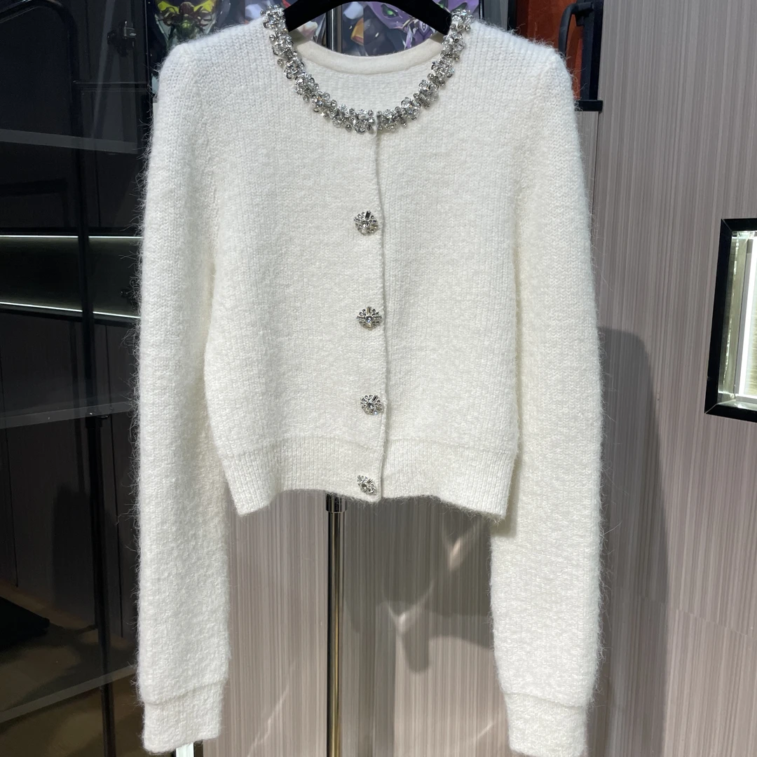 <猪猪出品>红人上新气质白色长袖时尚设计师圆领镶砖针织开衫