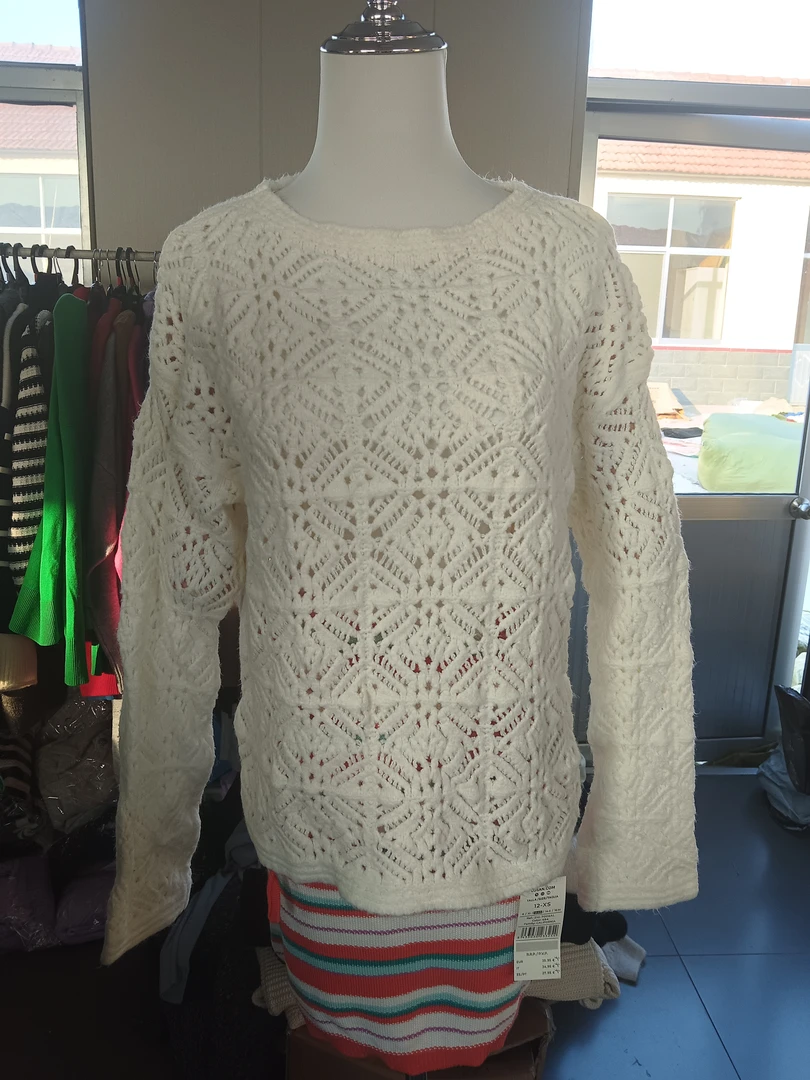 出口日韩，圆领镂空编花女毛衫