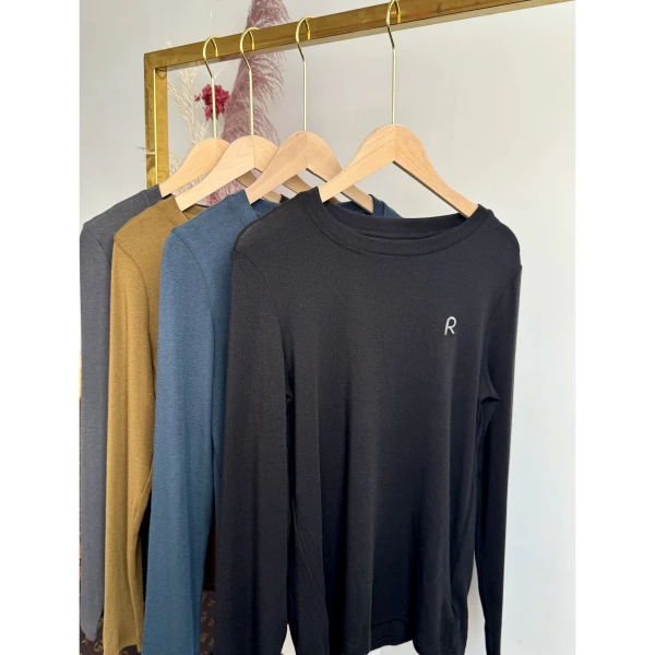 秋冬上新~时尚简约R字母设计款上衣 S01060