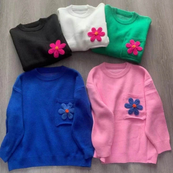 秋季上新~简约时尚小花口袋设计款女士毛衣 S0807