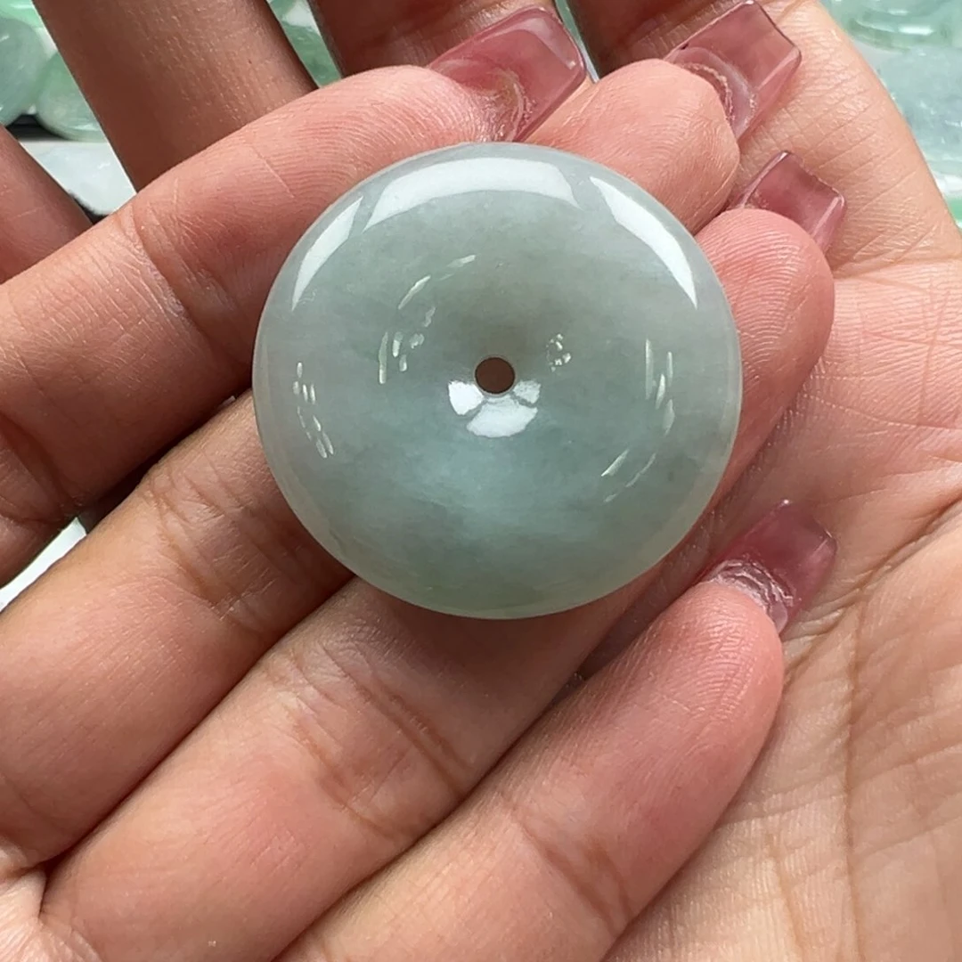 翡翠颈饰未镶嵌32.3×6.1