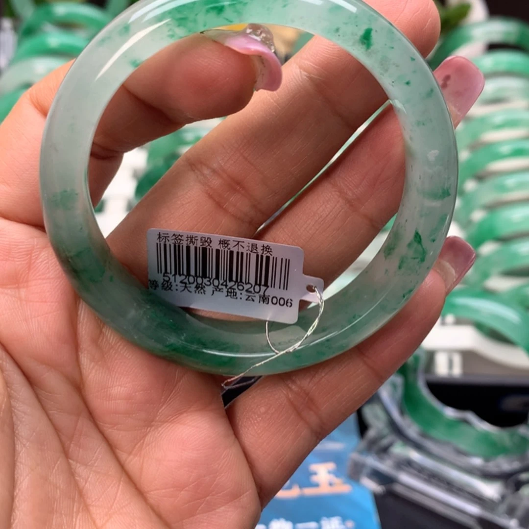 【闪购商品】石英质玉手镯未镶嵌离*