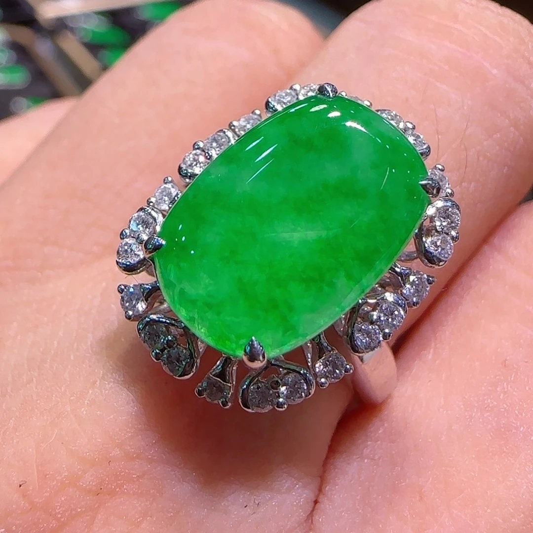 翡翠戒指18K金镶嵌戒指