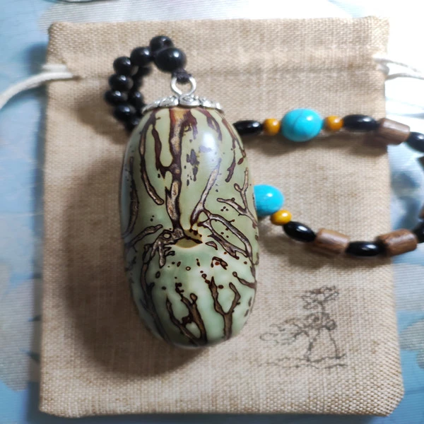 饰品千眼老油【果王】精品手把件挂件【开果不退】