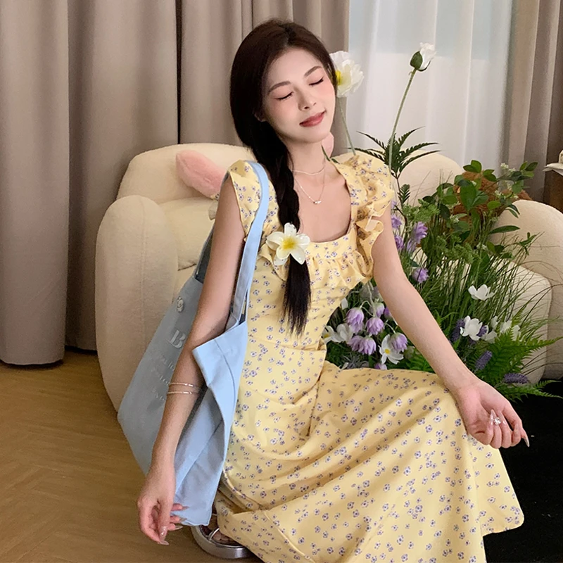 法式复古碎花连衣裙子女夏季产地好物气质度假方领荷叶边气质长裙