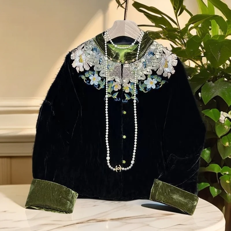 冬季加棉加厚新中式棉衣2024冬季新款国风立领绣花丝绒外套女