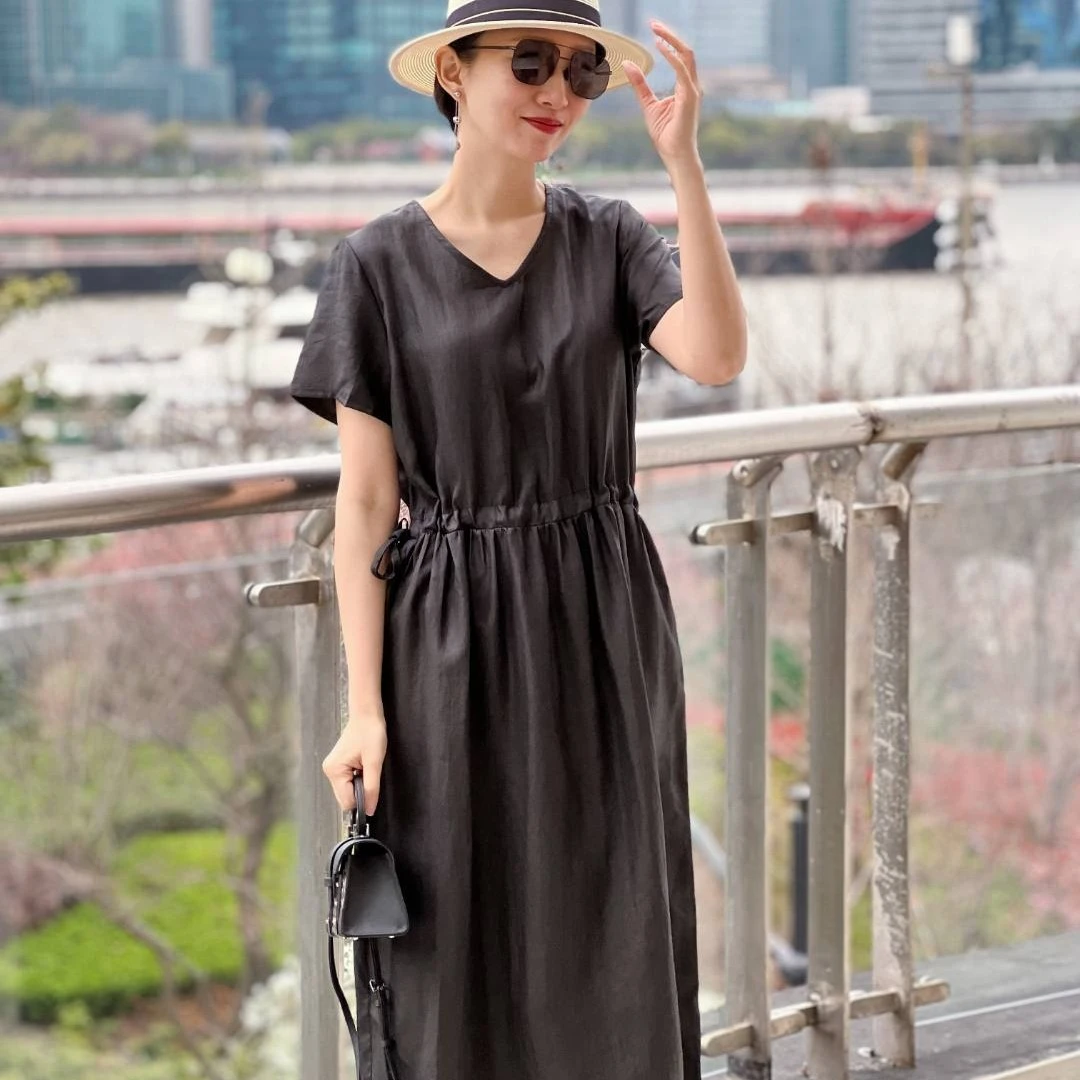 （YY专属）归客故里 显瘦百搭夏季气质黑色休闲收腰时尚v领连衣裙