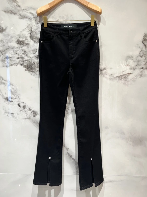 女士修身微喇开衩牛仔裤