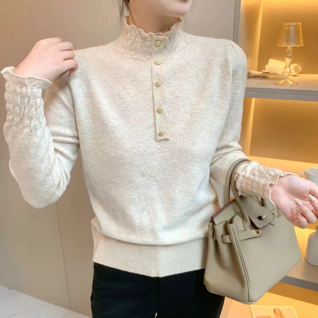 【蒙娜丽莎】 钩花工艺小金扣半高领针织蕾丝衫打底上衣DDS295/3