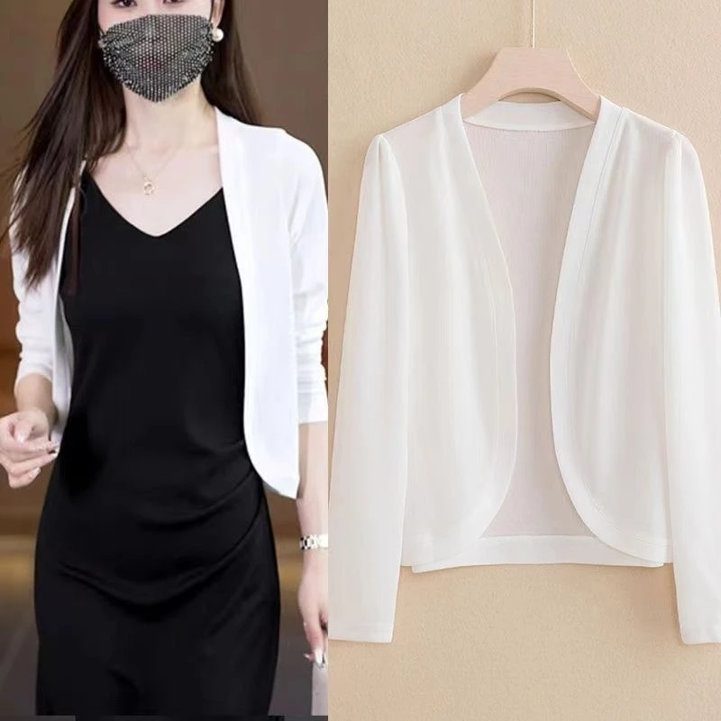 冰丝开衫外搭薄款春夏季洋气大码短款长袖披肩百搭防晒衣