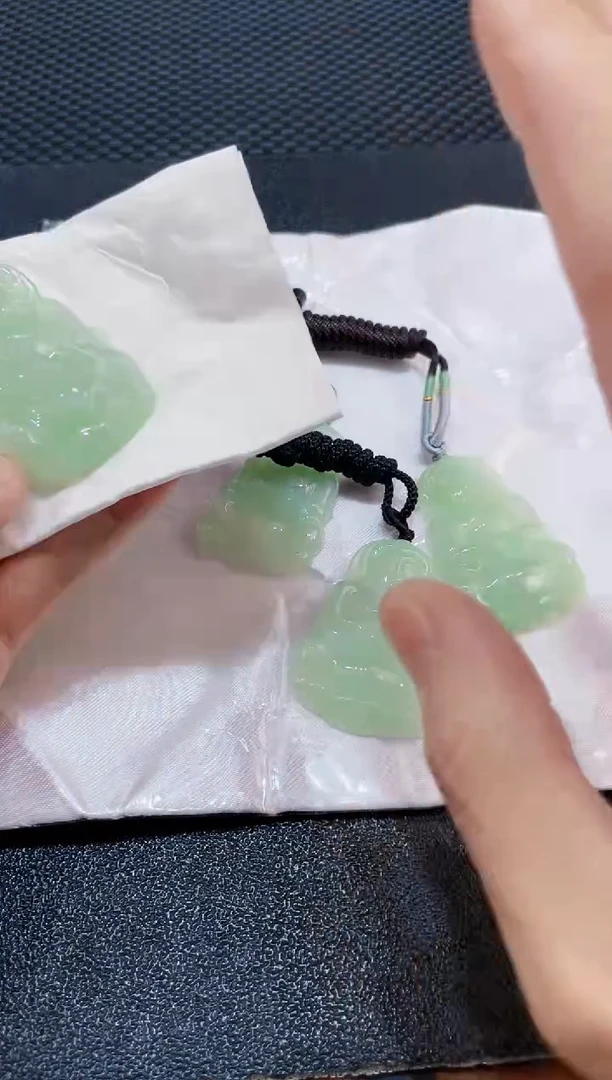 【闪购商品】翡翠吊坠未镶嵌多样性发货发其一
