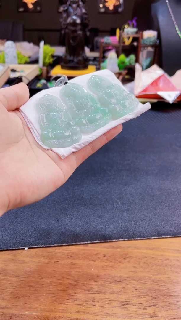 【闪购商品】翡翠吊坠未镶嵌多样性发货发其一